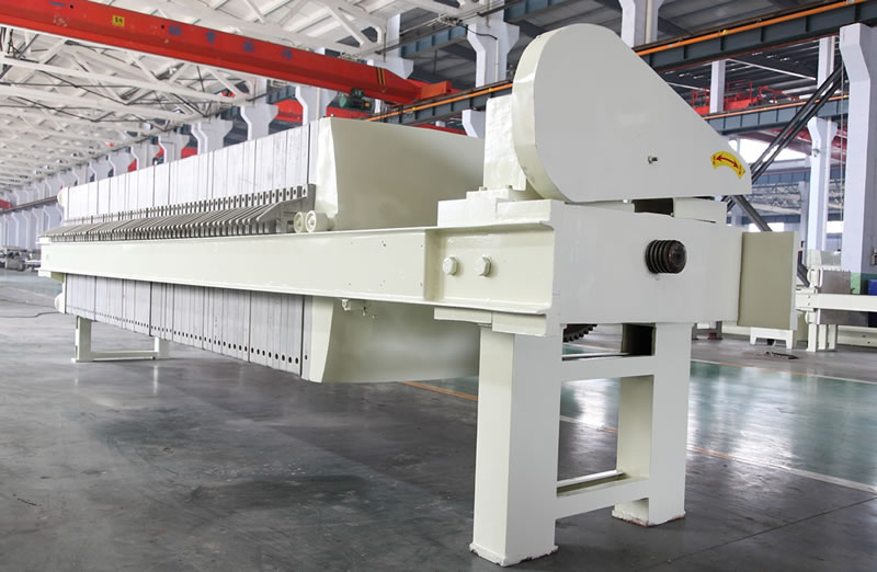 There is one main frame of mechanical filter press in the warehouse.